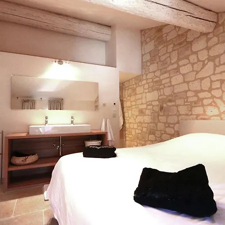 Classy In Que Des Corbi Res With Swimming Pool *