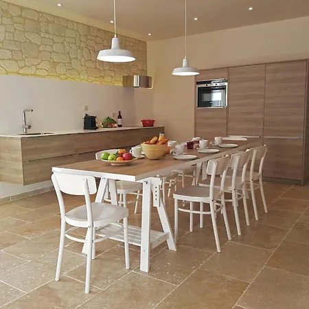 Classy In Que Des Corbi Res With Swimming Pool