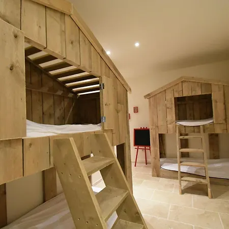 Classy In With Swimming Pool Appartement