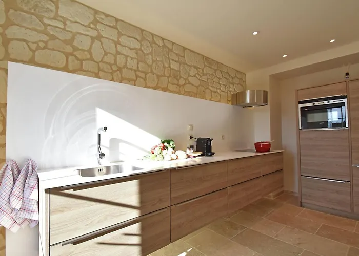 Classy In With Swimming Pool Apartment Villeseque-des-Corbieres